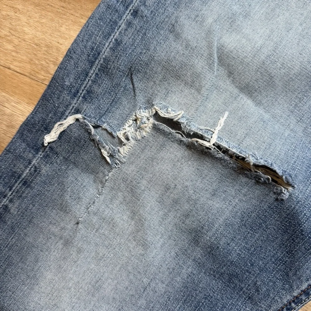Diesel Jeans Men 32x30 Blue Larkee-Relaxed Comfort Straight Leg Destroyed 0811E